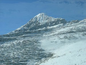 雪化粧した山